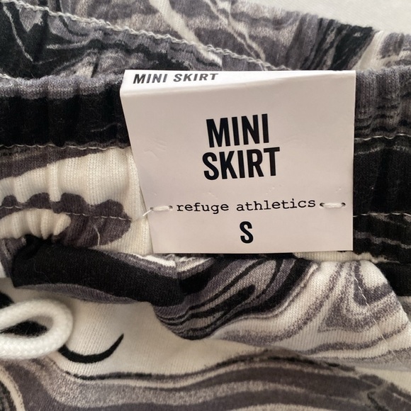 Refuge Athletics mini skirt drawstring elastic waist pockets camo Sz small NWT - Picture 5 of 7